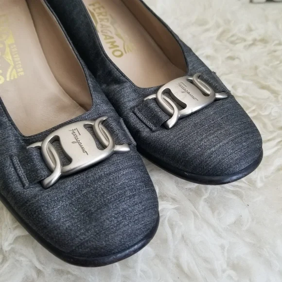 Salvatore Ferragamo Gray Heels with Sophisticated Design - Picture 3 of 13